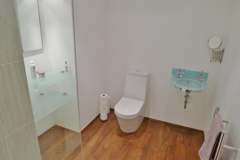 Ensuite shower room