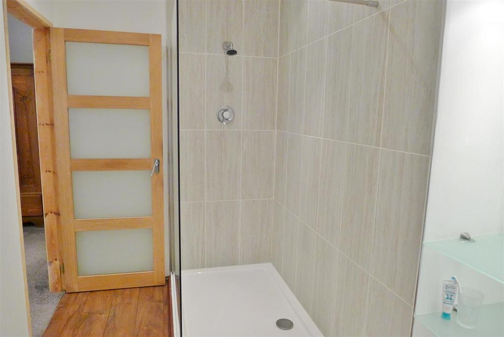 Ensuite shower