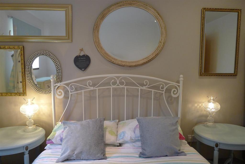 Downstairs bedroom, 2
