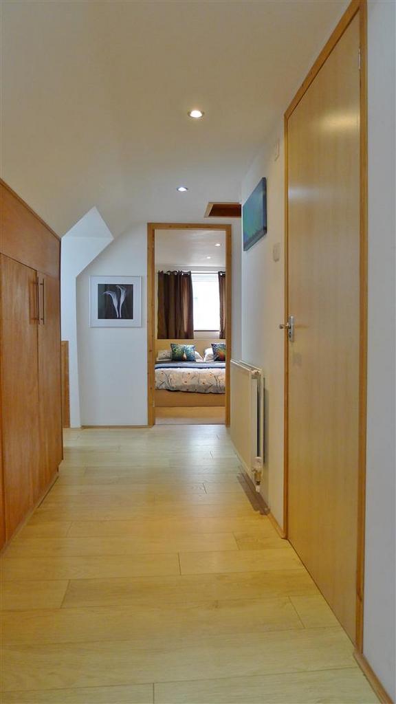 Dressing area to bedroom 5