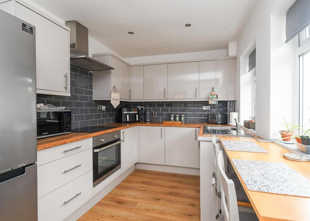 24 Hazel Grove - Breakfast Kitchen.jpg