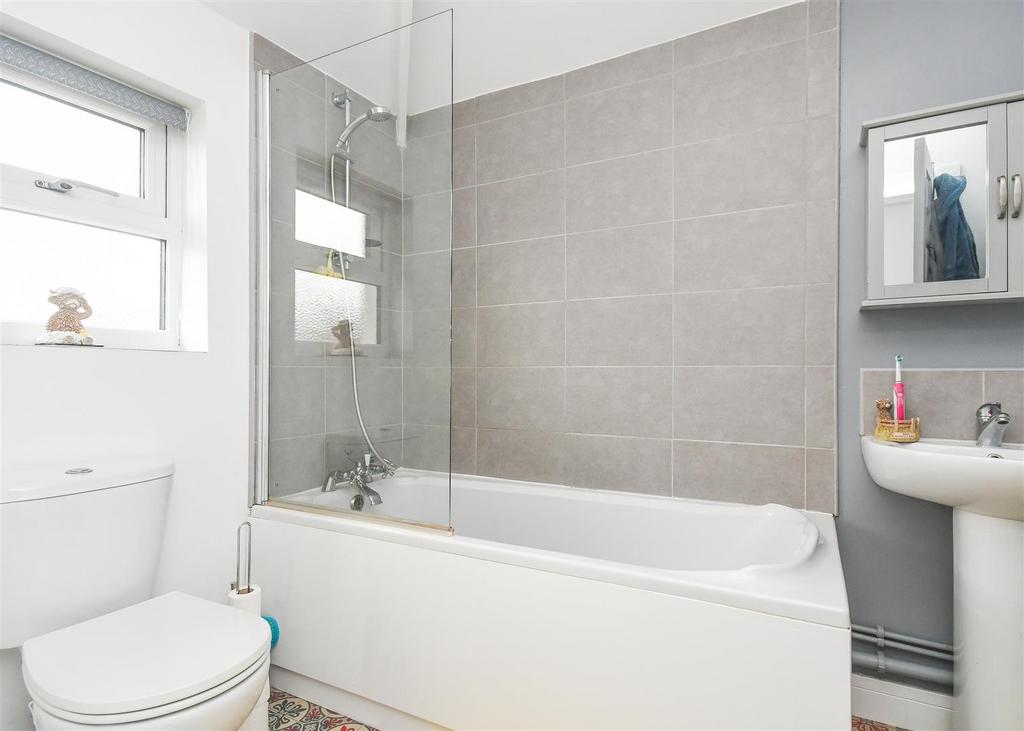 24 Hazel Grove - Bathroom.jpg