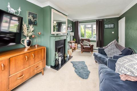 21 Meadow Lane, Wombourne, Wolverhampton, WV5 9BT