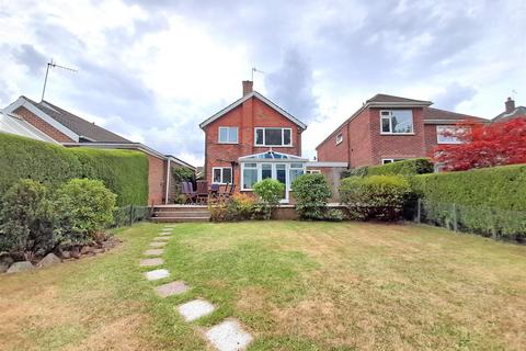 4 bedroom detached house to rent, Whitby Crescent, Nottingham NG5