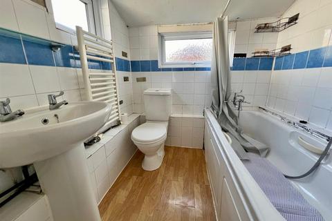 24 Queens Road, Burnham-on-crouch, CM0 8DY