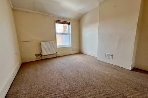 24 Queens Road, Burnham-on-crouch, CM0 8DY