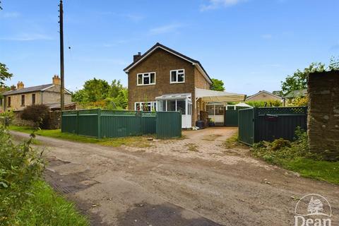 3 bedroom detached house for sale, Oaklea Road, Lydney GL15