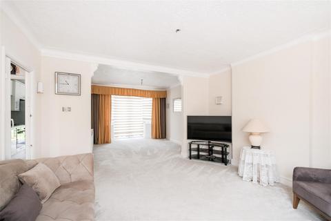 4 bedroom semi-detached house to rent, Onslow Gardens, London