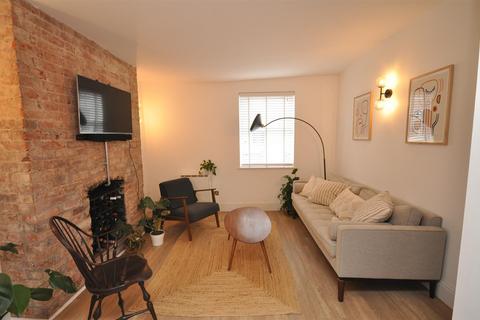 2 bedroom duplex to rent, Regent Street, Leamington Spa