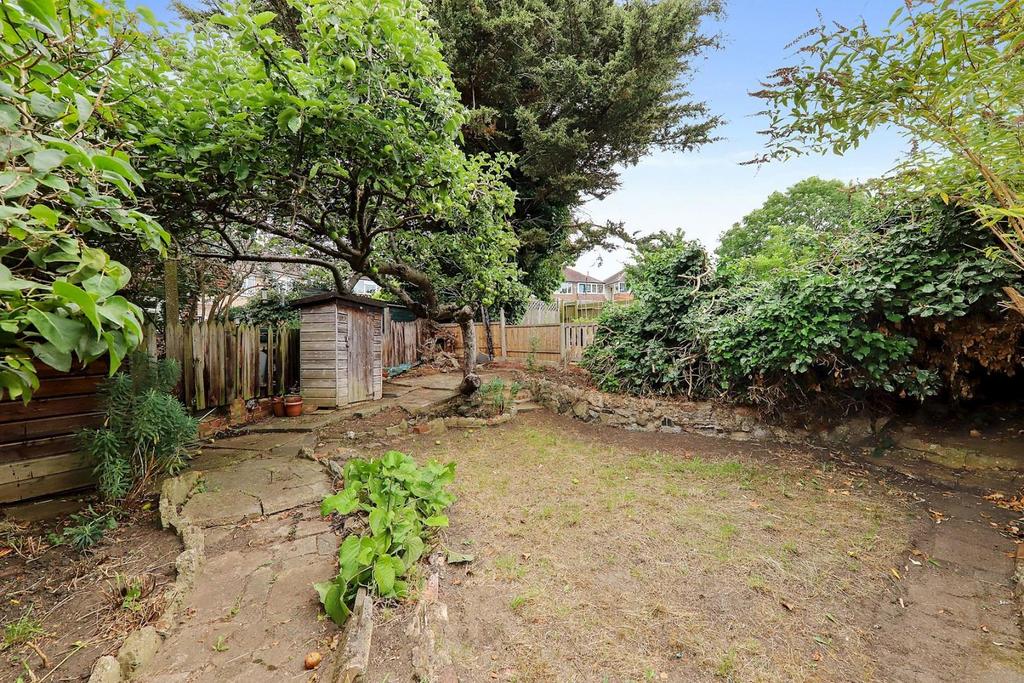 04-a4f3 JHProp World- 135 Mormead Road - 14 (1)-medi