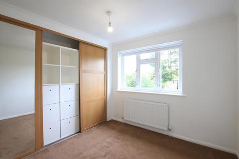 4 bedroom terraced house to rent, Fairlawn Close, Feltham TW13