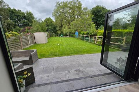 15 Trimingham Drive, Bury, BL8 1JW