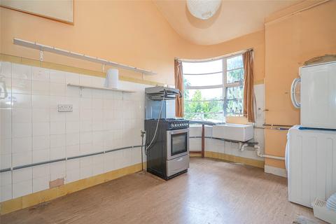 2 bedroom maisonette for sale, Cranley Gardens, London, N10