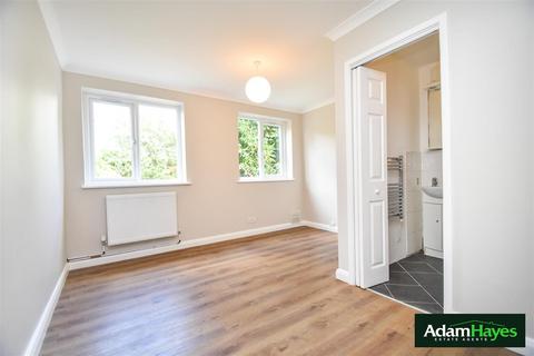 2 bedroom apartment to rent, High Road, Whetstone N20