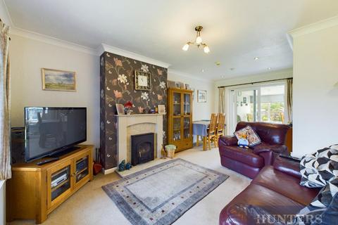 2 bedroom semi-detached bungalow for sale, Beacon Road, Scarborough