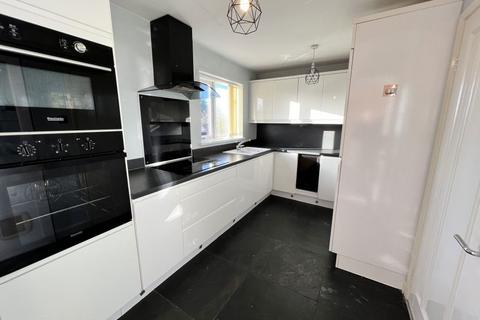 2 bedroom semi-detached house to rent, Richmond Road, Upton, WF9