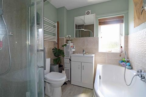 16 Claypitts Boulevard, Warwick, CV34 6HQ