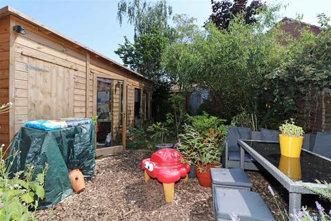 16 Claypitts Boulevard, Warwick, CV34 6HQ