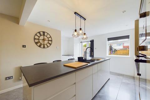 281 Tuffley Lane, Tuffley, Gloucester, GL4 0RP