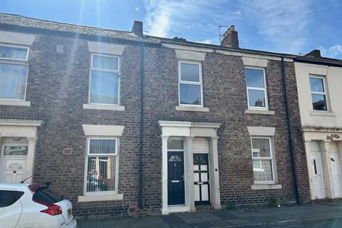 3 bedroom apartment to rent, William Street, North Shields