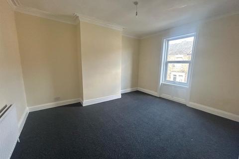 3 bedroom apartment to rent, William Street, North Shields