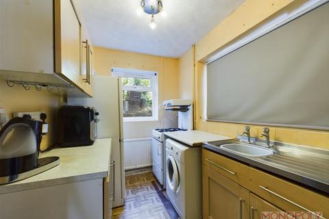 2, Vale View Bottom Road, Summerhill, Wrexham, LL11 4TN