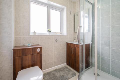 15 Wellington Close, Kingswinford, DY6 8JG