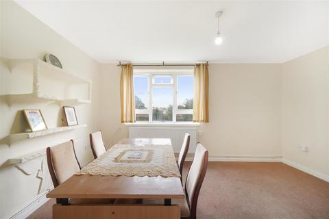 1 bedroom flat for sale, Academy Gardens, Northolt