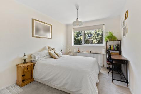 3 bedroom flat to rent, Hertford Lodge, SW19