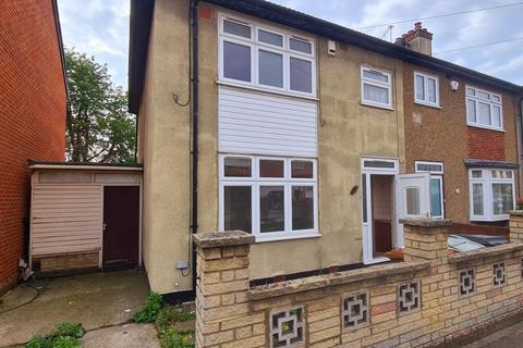 3 bedroom end of terrace house for sale, Sutherland Road, London,  E17