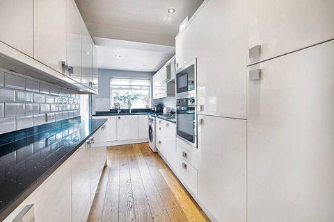 18 Gloucester Avenue, Waltham Cross, EN8 7QT