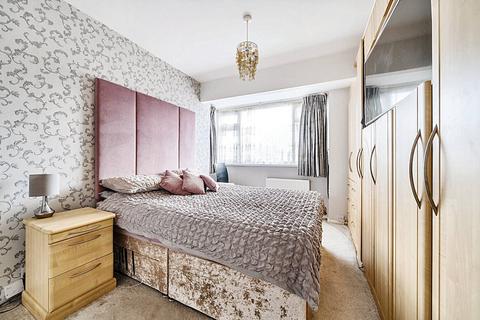 18 Gloucester Avenue, Waltham Cross, EN8 7QT