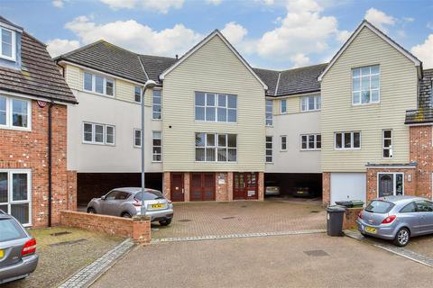 2 bedroom flat for sale, Westwood Close, Lenham, Maidstone, Kent