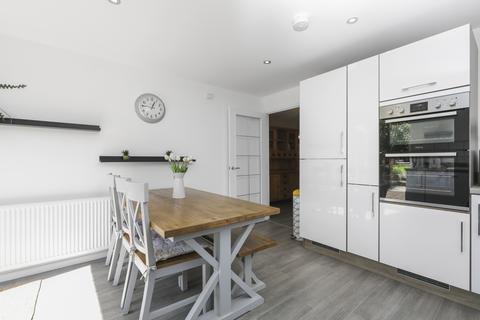 10 Alexander Gardens, Dunbar, EH42 1ZS