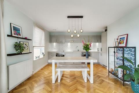 Flat 13, 25 Kingsburgh Crescent, Edinburgh, EH5 1RU