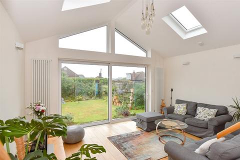 3 bedroom detached house for sale, Queens Road, Sandown, Isle of Wight