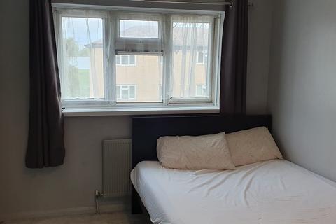 1 bedroom in a house share to rent, Banbury Road, London E17