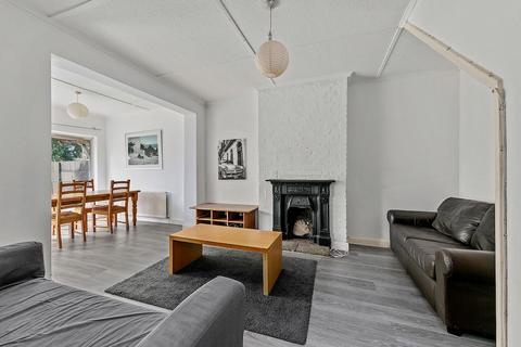 13 Glasbrook Avenue, Twickenham, TW2 6AH