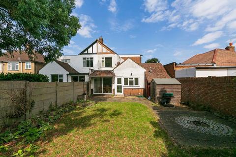 13 Glasbrook Avenue, Twickenham, TW2 6AH