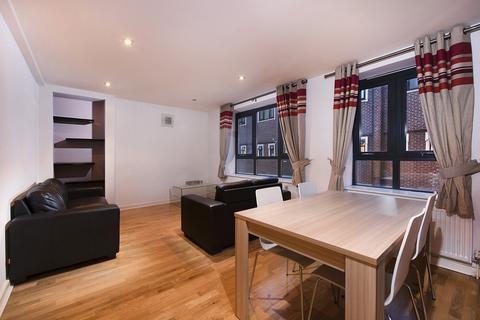 3 bedroom flat to rent, Umberston Street, London E1