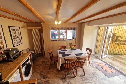 153 Bridgend Road, Aberkenfig, Bridgend, CF32 9AE