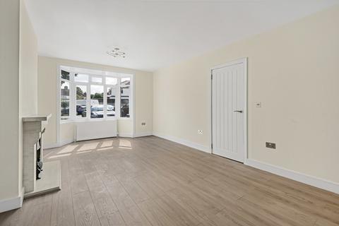 3 Stapleton Gardens, Waddon, Croydon, CR0 4DS