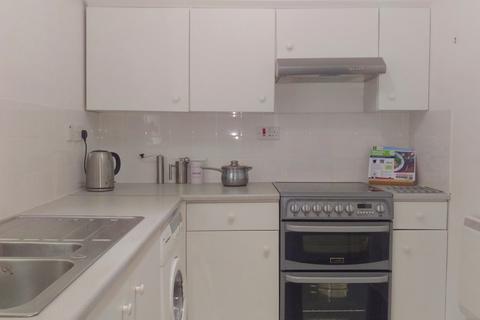 1 bedroom flat for sale, Culverden Road, London SW12