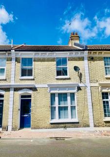 3 bedroom terraced house to rent, Brightland Road, Eastbourne BN20