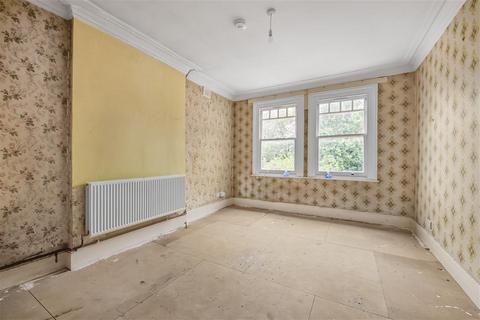 1 bedroom flat for sale, London NW2