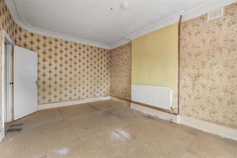 1 bedroom flat for sale, London NW2