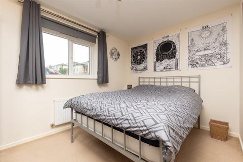 2 bedroom ground floor maisonette for sale, Lister Drive, Northfleet, Gravesend, Kent