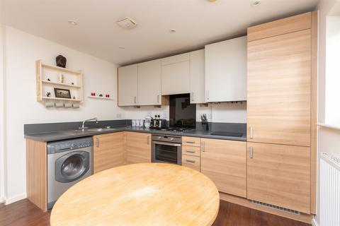 27 Lister Drive, Northfleet, Gravesend, DA11 8FF