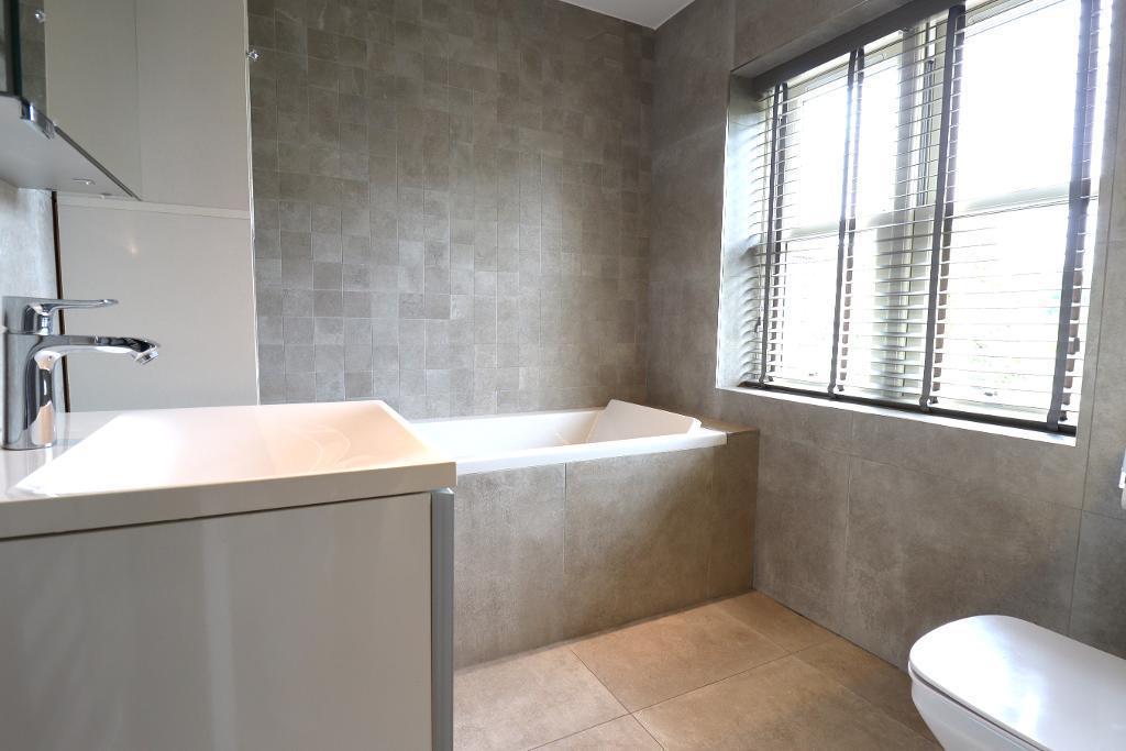 En-Suite Bath Room