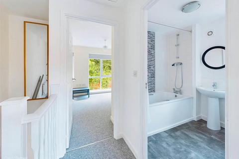 37 Kingsthorpe Close, Nottingham, NG3 3AZ